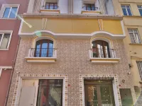 Hotel Queens Land Hotels near Rustem Pasa Mosque