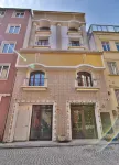 Hotel Queens Land - Pet friendly