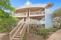 Treetop Beach Condo Sleeps 7!