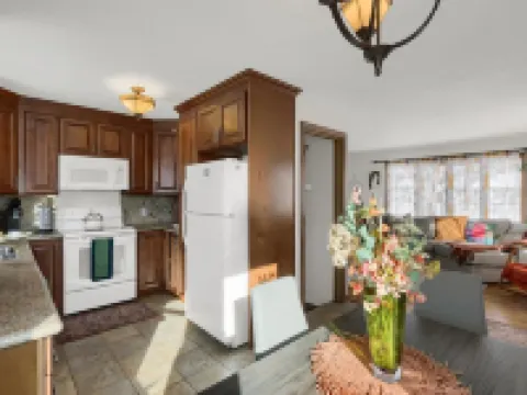 Minutes From Mall Of America and Airport -Single family quiet non through street Hotels in Richfield