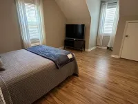 Wonderful and Stylish Place in Lawrenceville Hotels in Lawrenceville