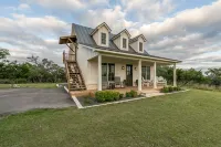Unique hilltop home with amazing views and close to Main Street; with Pickleball