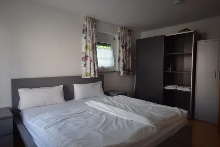 Spacious Apartment with Park View – Ideal for Families & Business Travelers Отели в г. Биберах ан дер Рисс