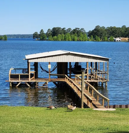 Welcome to Joie de Vivre Lake House at Toledo Bend Отели в г. Сабин Пэриш