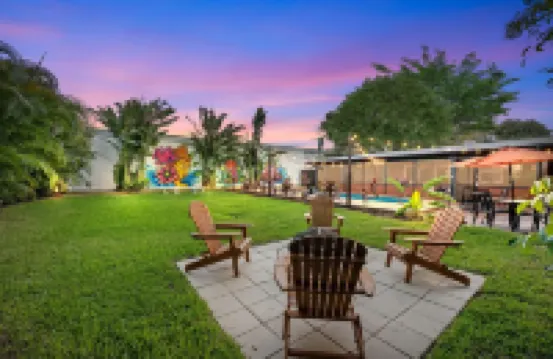 Private Oasis with Heated Pool, Pet Friendly