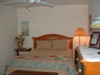 GREAT LOCATION /3 bedroom/bayview /Pond village area Hotels in Truro