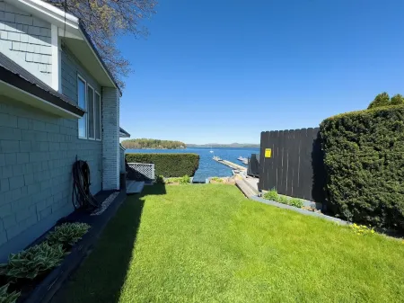Cozy Cottage on Lake Champlain with Incredible Views and Outdoor Space!