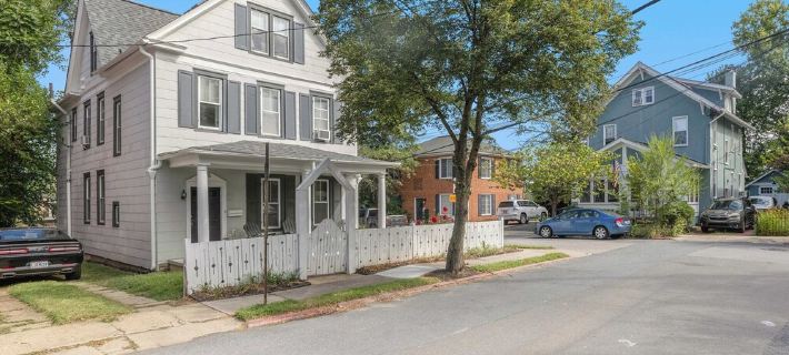 Corner House - Cozy Five Star 2 Bedroom Suite. Downtown and Stadium. Parking! Hotels in Annapolis