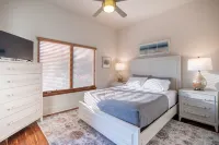 You're Pampered Here - Just 3 Blocks From Park Avenue!