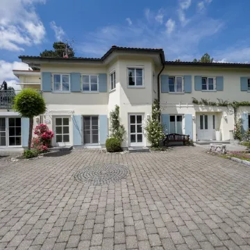 Gediegene Eleganz und fantastischer Bergblick in absoluter Ruhe!