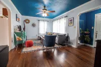 Riverfront Retreat with Dock! Just a few minutes from the local boat ramp Hotels in Nitro