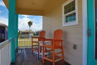 Bella Vita Beach House in Port Aransas, Private Heated Pool & Close to the beach