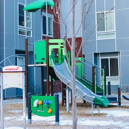 Cozy 1 Bed 1 Bath Apartment w/ Pool, Hot Tub, Gym, Pool Table, Arcade Games
