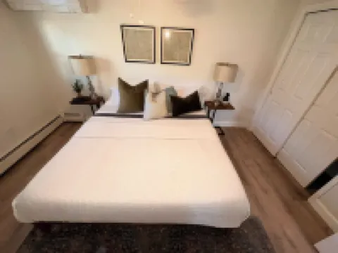 Create Memories at our Modern Waterfront 1 BR Apartment: Hike, Sip Wine, Relax!