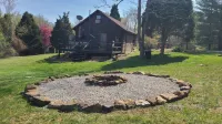COZY CABIN AT PATOKA LAKE(in happy hollow)