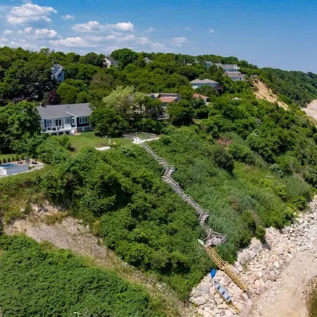 Cliff House - Oceanfront Year-Round Romantic Getaway w/Hot Tub