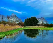 Looking for a romantic escape in the countryside, with outdoor bathtub !