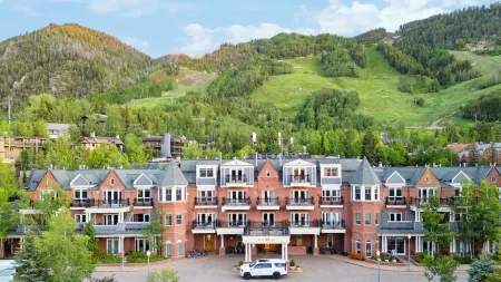 Aspen Mountain Residences [Formerly Hyatt Grand Aspen] at Owner Direct Rates