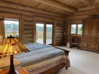 Grandpa’s Place. Exclusive, Stunning, Private Log Home. Firepit & Pond