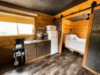 Gold Miner At Gold Creek Rustic Lux Cabin Near Mt. Rushmore & Custer State Park Hotels near Iron Creek