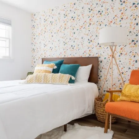 Retro Retreat: renovated 2BR, desk, no chore list!