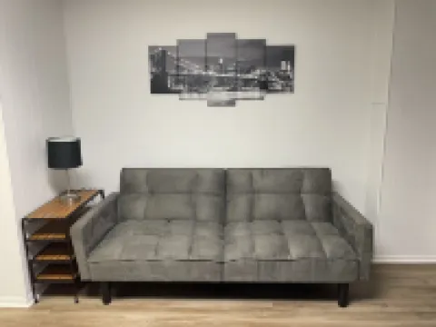 Spacious Studio apartment w/kitchen, outdoor space