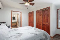 Cheerful Home, 3B, 3B, 2 Blocks to the Ocean