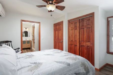 Cheerful Home, 3B, 3B, 2 Blocks to the Ocean