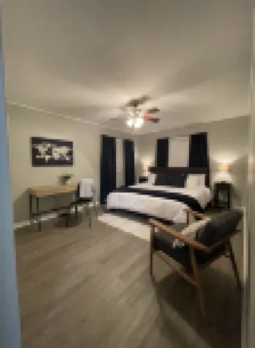 Cozy 2BR Lincoln House