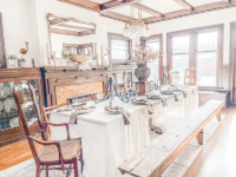 Gilmore Manor. Luxury Group Stay. Prime downtown location. 5 Min to Cedar Point.