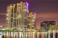 Spacious Luxury High-rise 2bd 2ba w/pool spa & gym