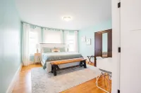 Cozy Newly Renovated 1st Floor Apt