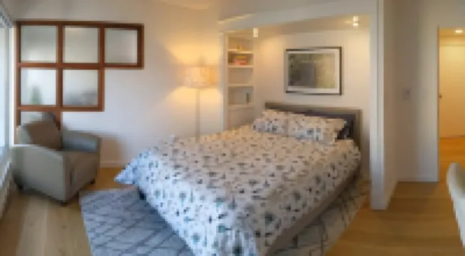 Get a Bird's Eye View Then Delve In Hotels in Pike Market District