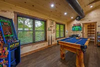 ♥SPRING Sale!!! ♥ Private Indoor Pool★3 King Suites ★Golden Tee ♥ Mtn Views♥ - สระว่ายน้ำส่วนตัว