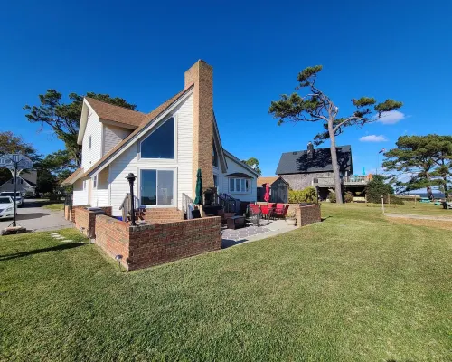 Beautiful Waterfront Vacation Rental on the Currituck Sound Hotels in Currituck County