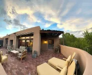 Casa Alta Vista - private, quiet, glorious views, 7mi to town Hotels in Chupadero