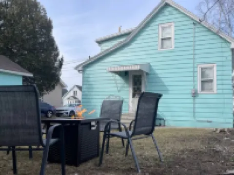 1 Block to the Beach! Firepit, 2 Bikes, Sleeps 4 Hotels in Two Rivers