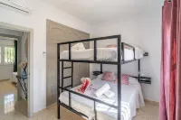Casita Los Garranchos en la Campiña Andaluza Rodeada de Olivos