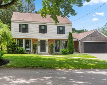 Amazing  Location, Downtown Charmer 5 Bedrooms, First Floor Master Suite Hotels in Andover