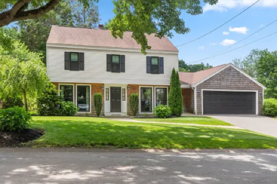 Amazing Location, Downtown Charmer 5 Bedrooms, First Floor Master Suite