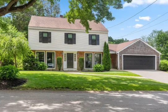 Amazing  Location, Downtown Charmer 5 Bedrooms, First Floor Master Suite