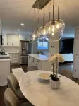 Cheerful & private 3 bedroom Shoreline home.