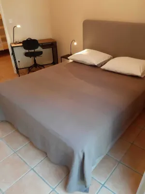 Apartment RDJ in quiet property in the countryside, near Lyon