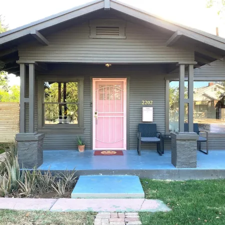 Charming Historic 1915 Bungalow next to Downtown