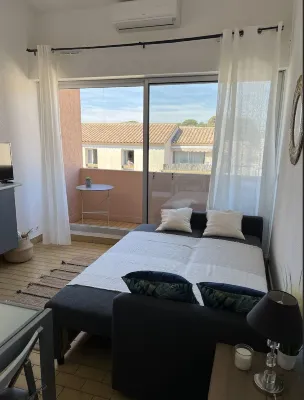 Comfortable studio, ideally located with parking, for curists. Hotels in Balaruc-les-Bains