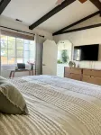 NEW Cozy Nat'l Park Inspired 4-Bedroom Cottage w/Hot Tub