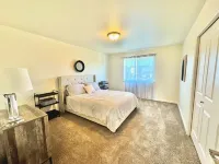 5Br Home, Fire Place, & Plenty of Space! 30 mi from Lumen Field Hotels in Sumner