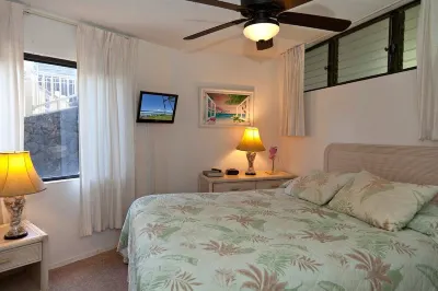 Great Deals at the Kona Reef! Footsteps from Old Kona Town. See our Video Tour. Các khách sạn gần Kimura Lauhala Shop