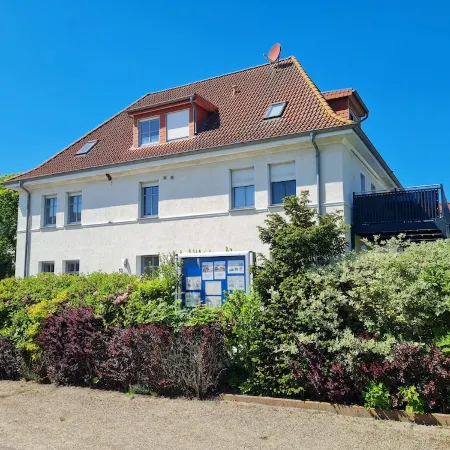 gemütliche FeWo mit eigener Terrasse - nur 3 Gehminuten zum Strand