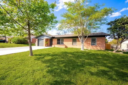 Centrally Located with Private Pool, King Beds, Game Room, Bmt Grads, & Backyard